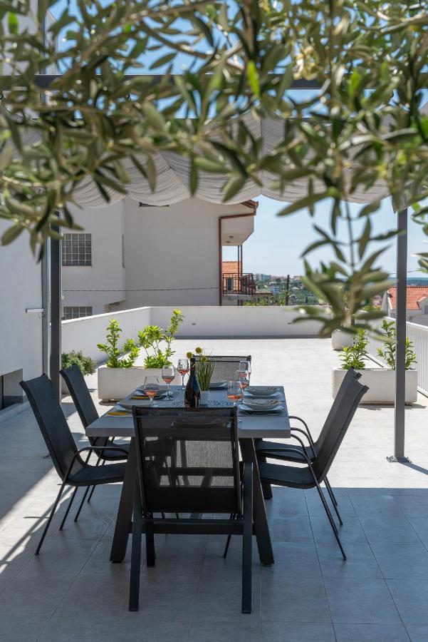 Apartmani Ville Vengo Трогир Екстериор снимка