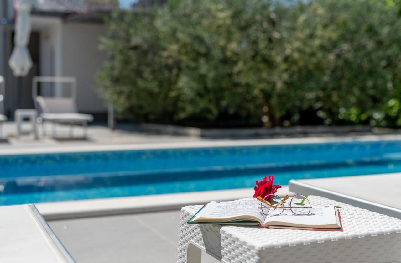 Apartmani Ville Vengo Трогир Екстериор снимка