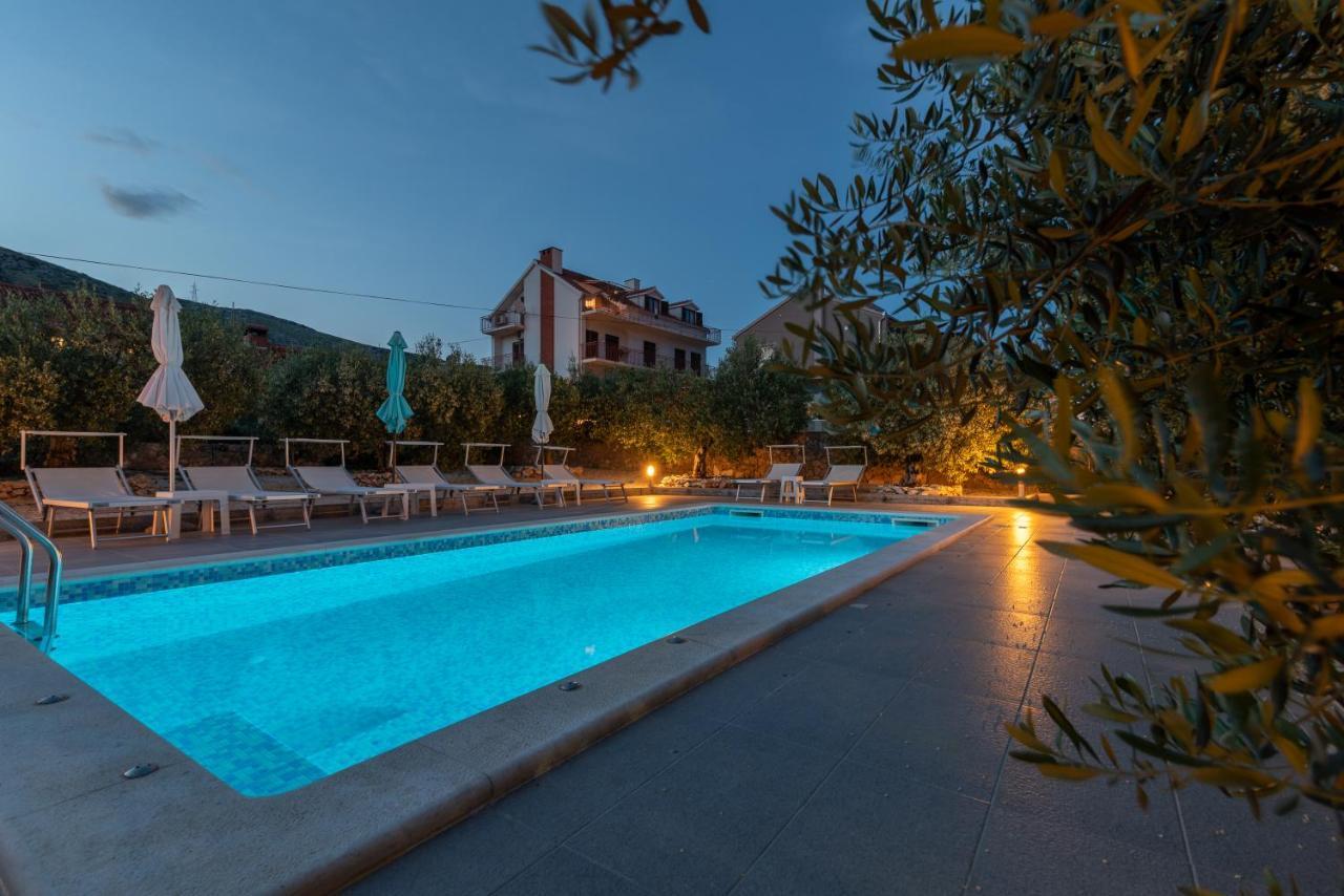 Apartmani Ville Vengo Трогир Екстериор снимка