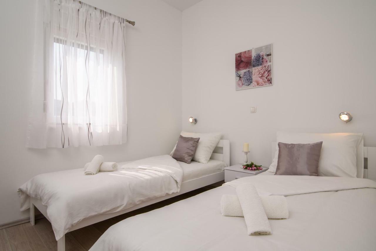 Apartmani Ville Vengo Трогир Екстериор снимка