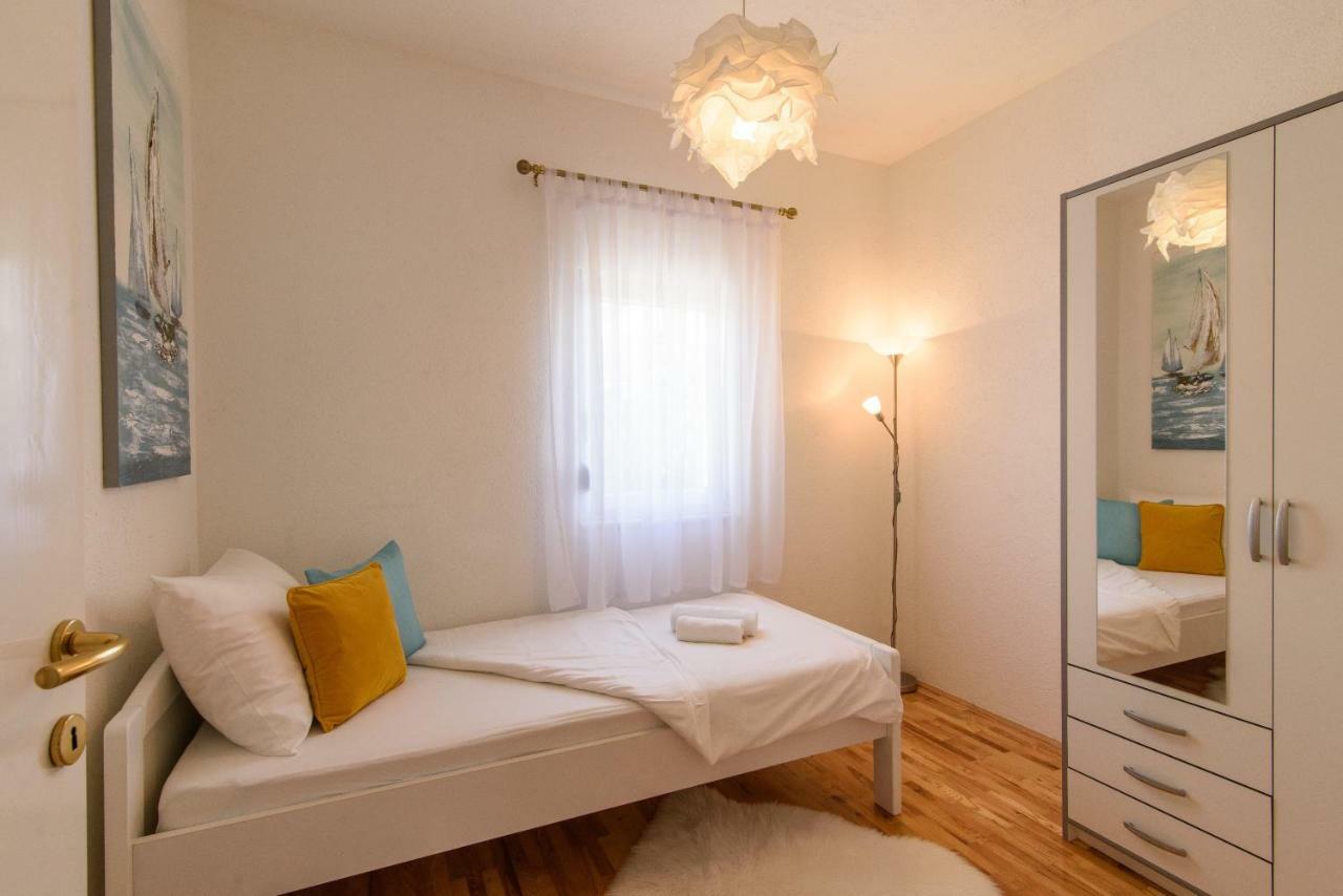 Apartmani Ville Vengo Трогир Екстериор снимка